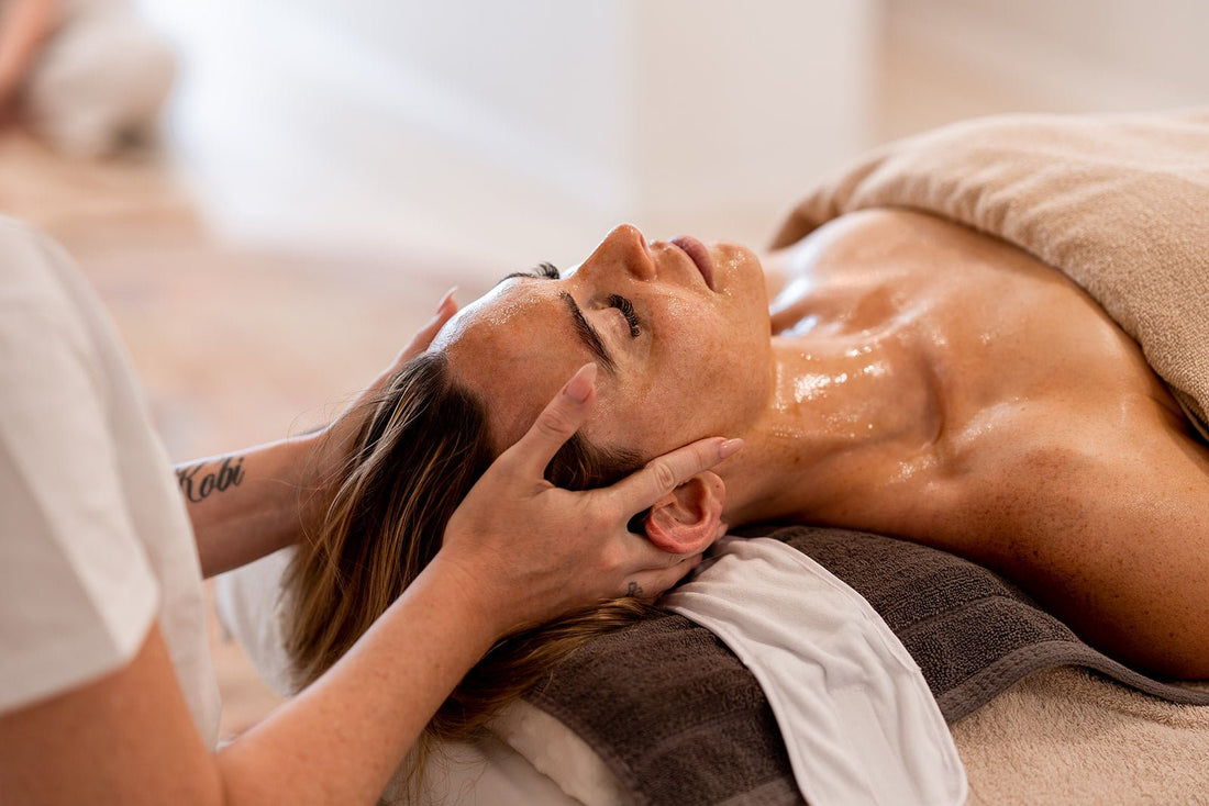 Age Rewind - What are the best facials for fine lines and wrinkles? - Oak & Eve Beauty 